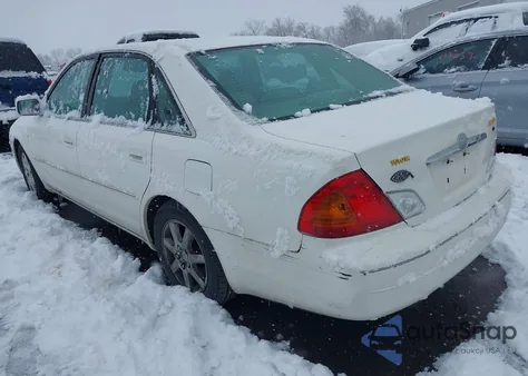 2001 Toyota Avalon Xls z USA, uszkodzony, nr VIN 4T1BF28B31U121376